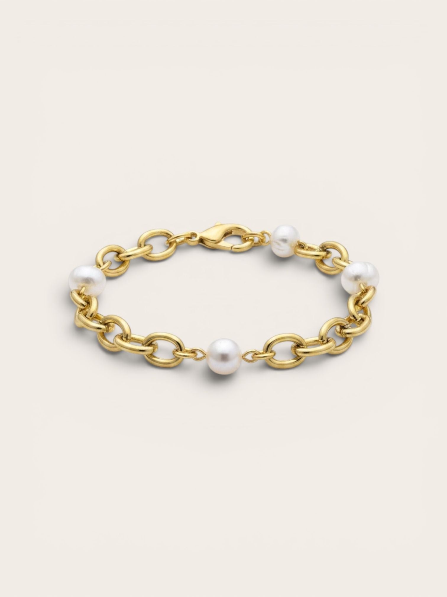 Gold pearl bracelet