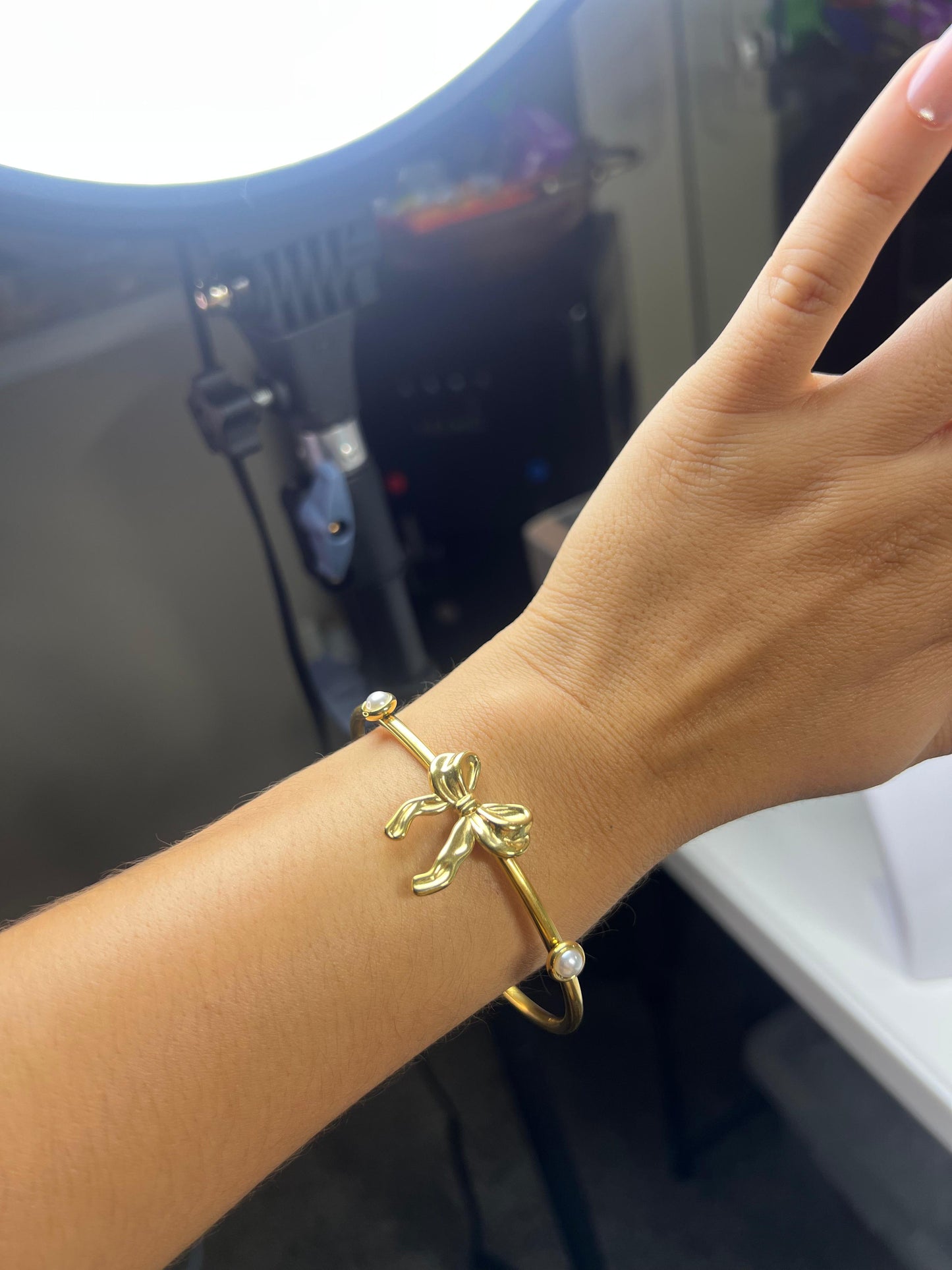 Bow diamond bracelet