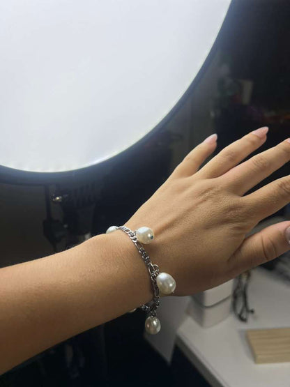 Silver pearl bracelet